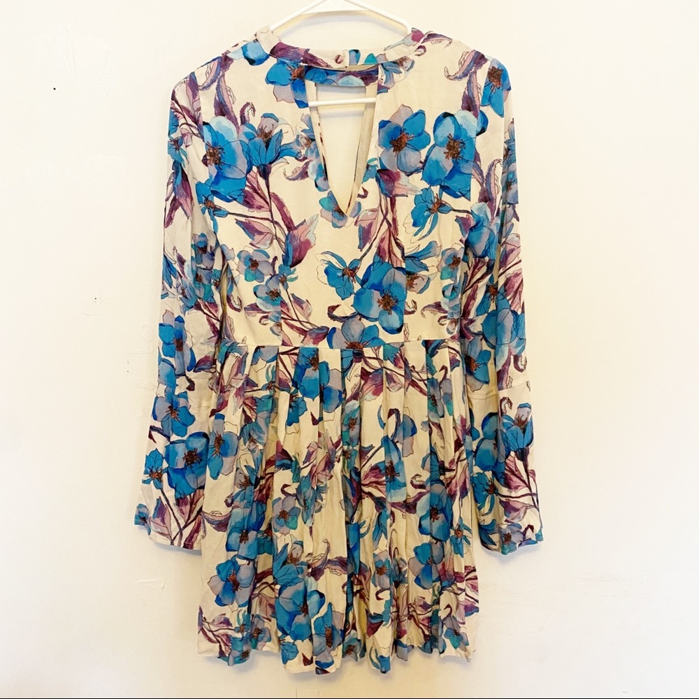 Free People Tegan Floral Mini Dress keyhole
Purple and Blue Bell Sleeves Boho - Picture 8 of 10